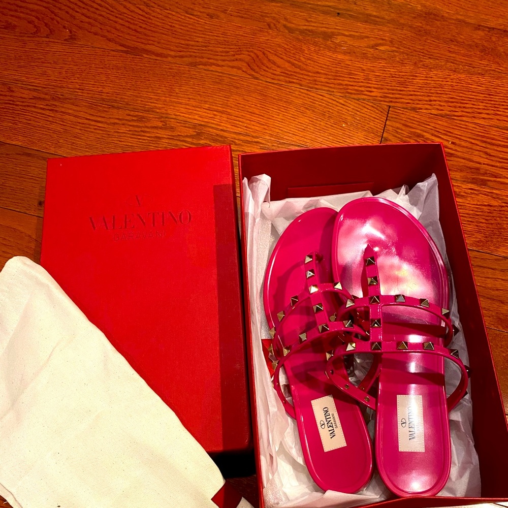 Authentic Valentino Garavani Stud sandals